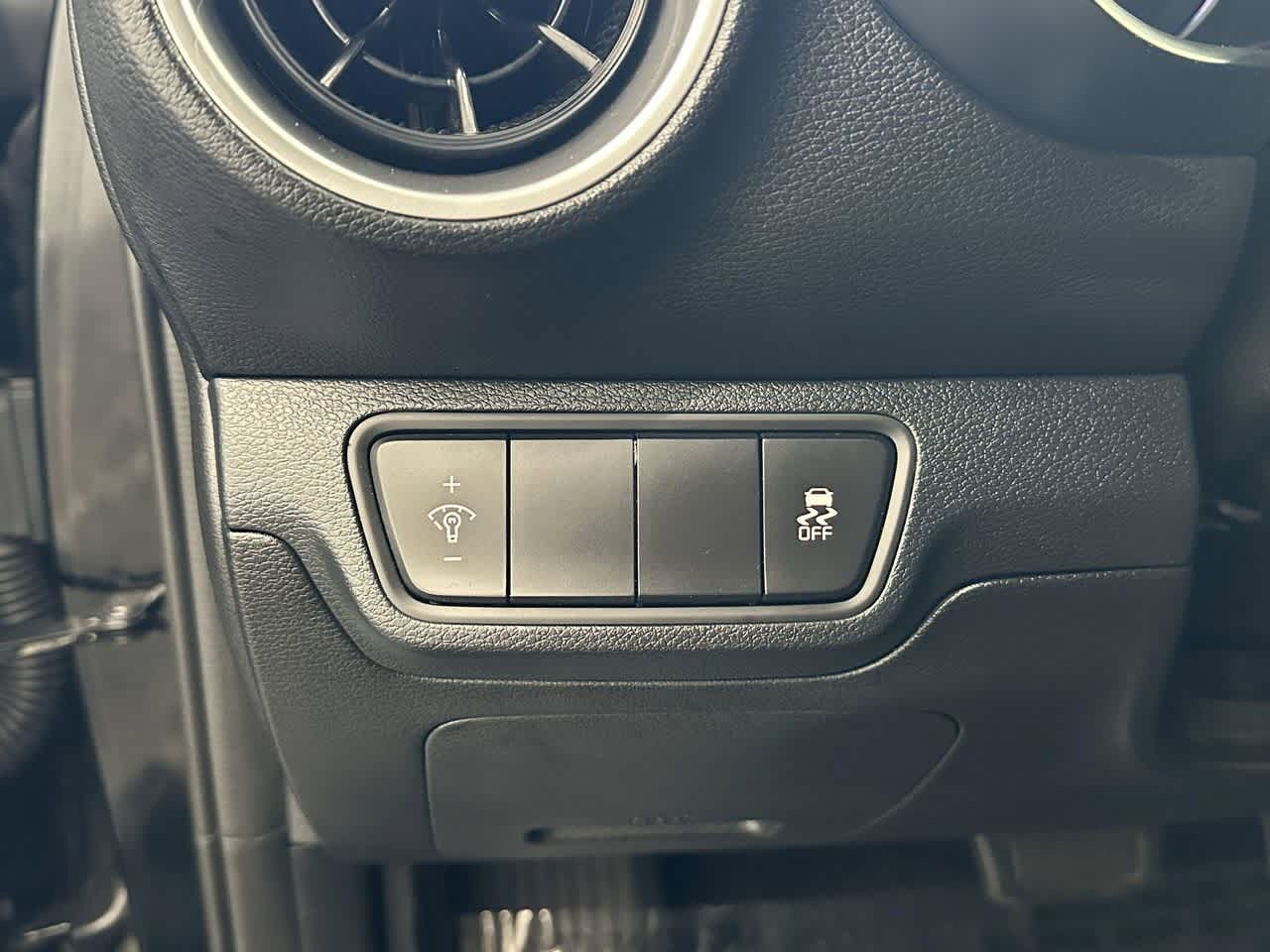 Thumbnail: 2024 Kia Forte - 12