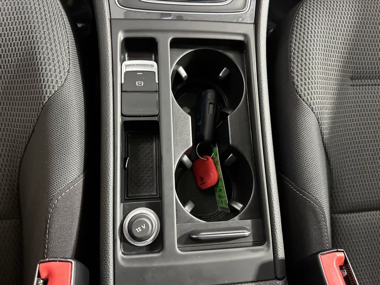 Thumbnail: 2019 Volkswagen e-Golf - 23