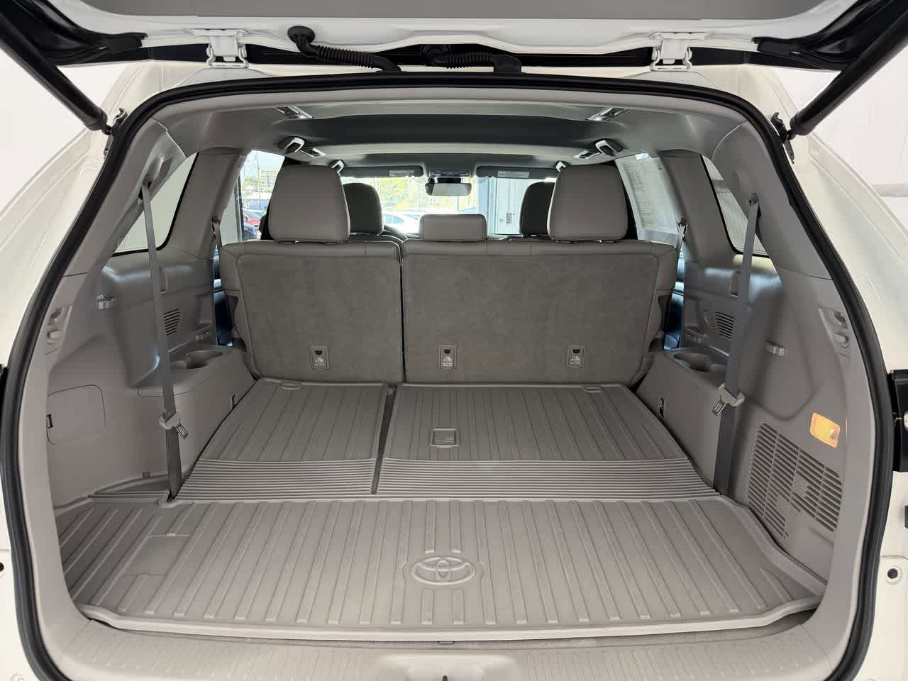 Thumbnail: 2018 Toyota Highlander - 5