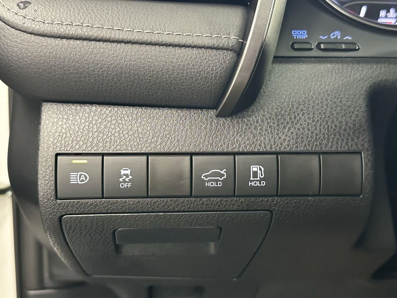 Thumbnail: 2023 Toyota Camry - 14