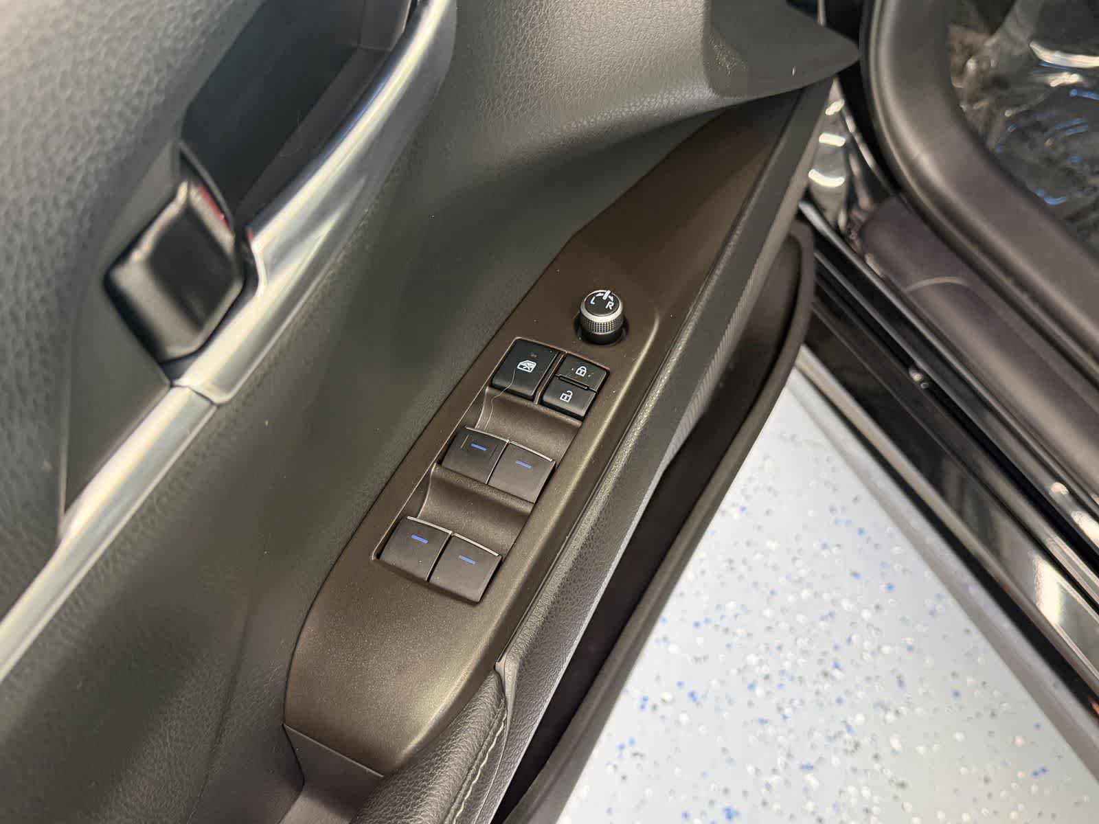 2022 Toyota Camry XSE - Photo 12