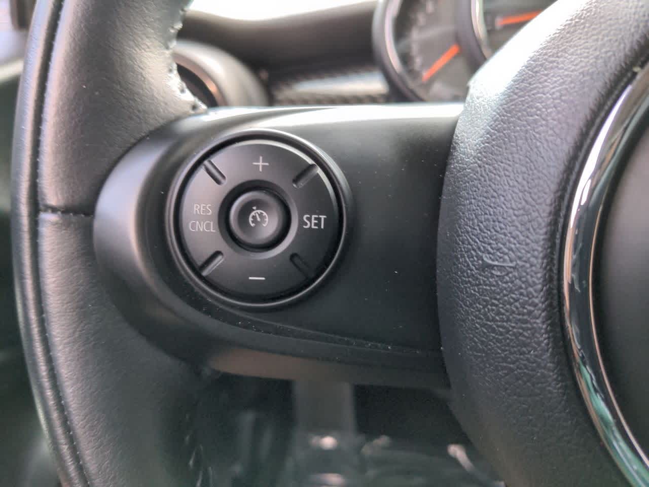Thumbnail: 2017 MINI Cooper Hardtop - 22