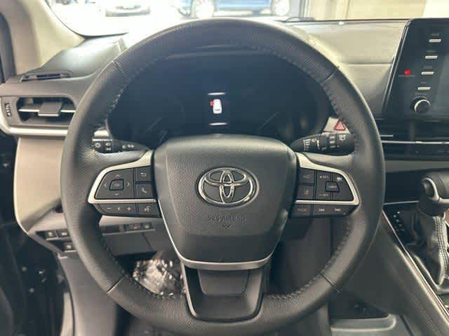 Thumbnail: 2024 Toyota Sienna - 14