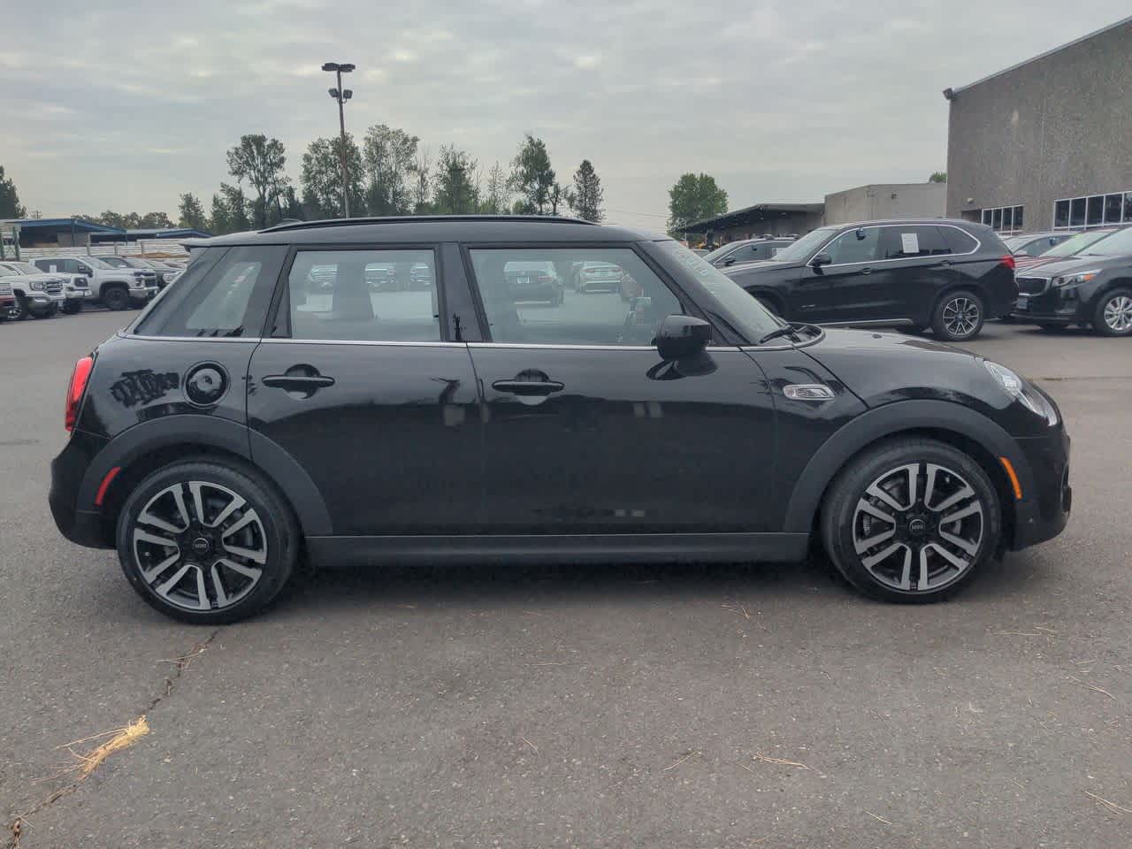 Thumbnail: 2020 MINI Cooper Hardtop - 7