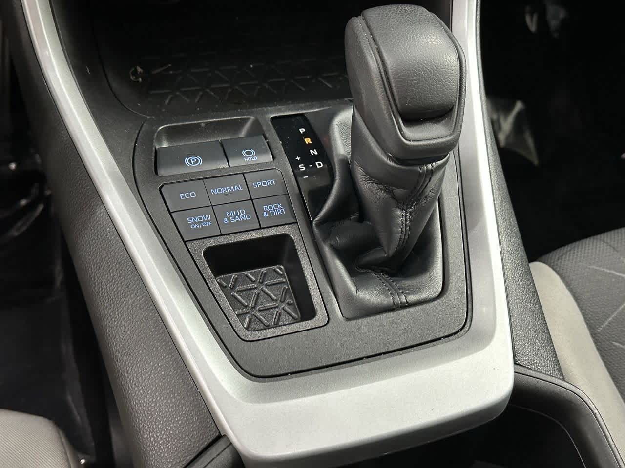 Thumbnail: 2022 Toyota RAV4 - 23