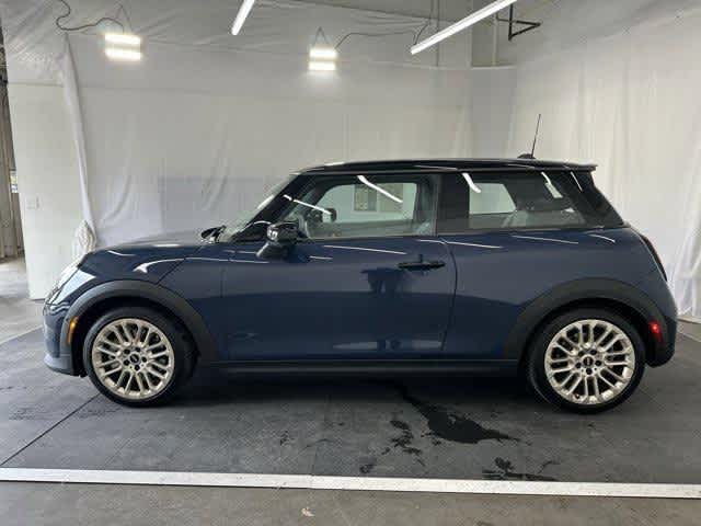 2025 Mini Cooper 2 Door Hardtop S Iconic photo 2