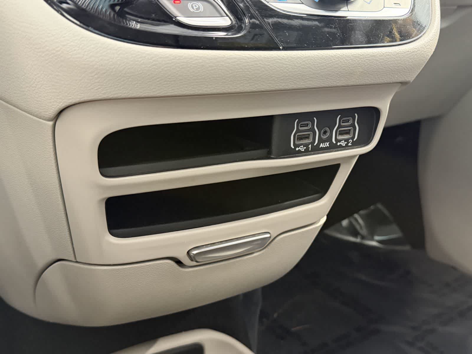 2023 Chrysler Pacifica Touring L - Photo 23