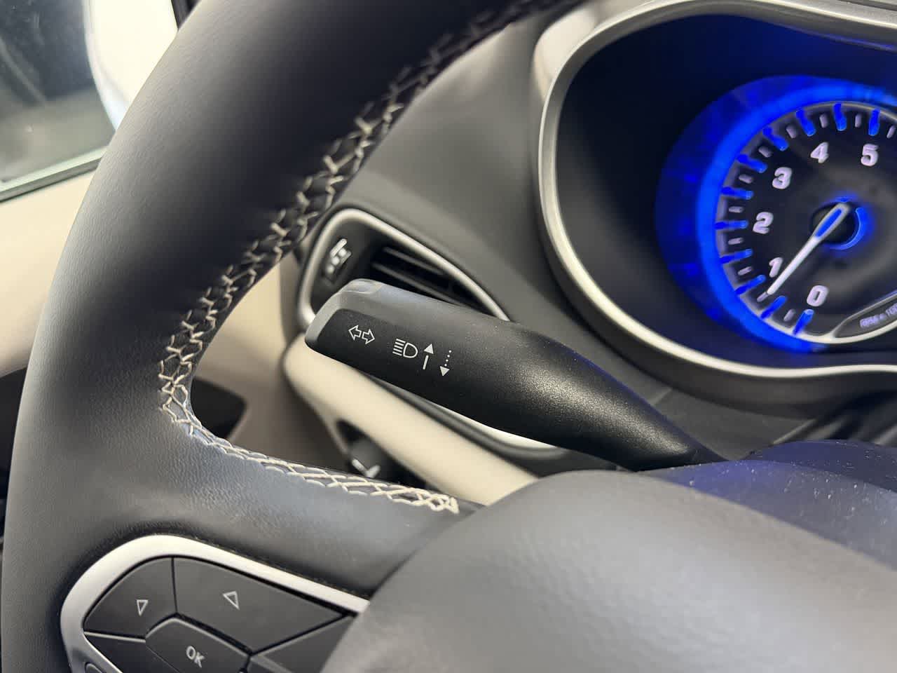 Thumbnail: 2023 Chrysler Pacifica - 15