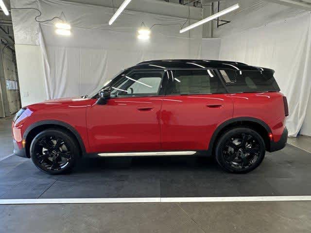 2025 Mini Countryman Iconic S ALL4 photo 2