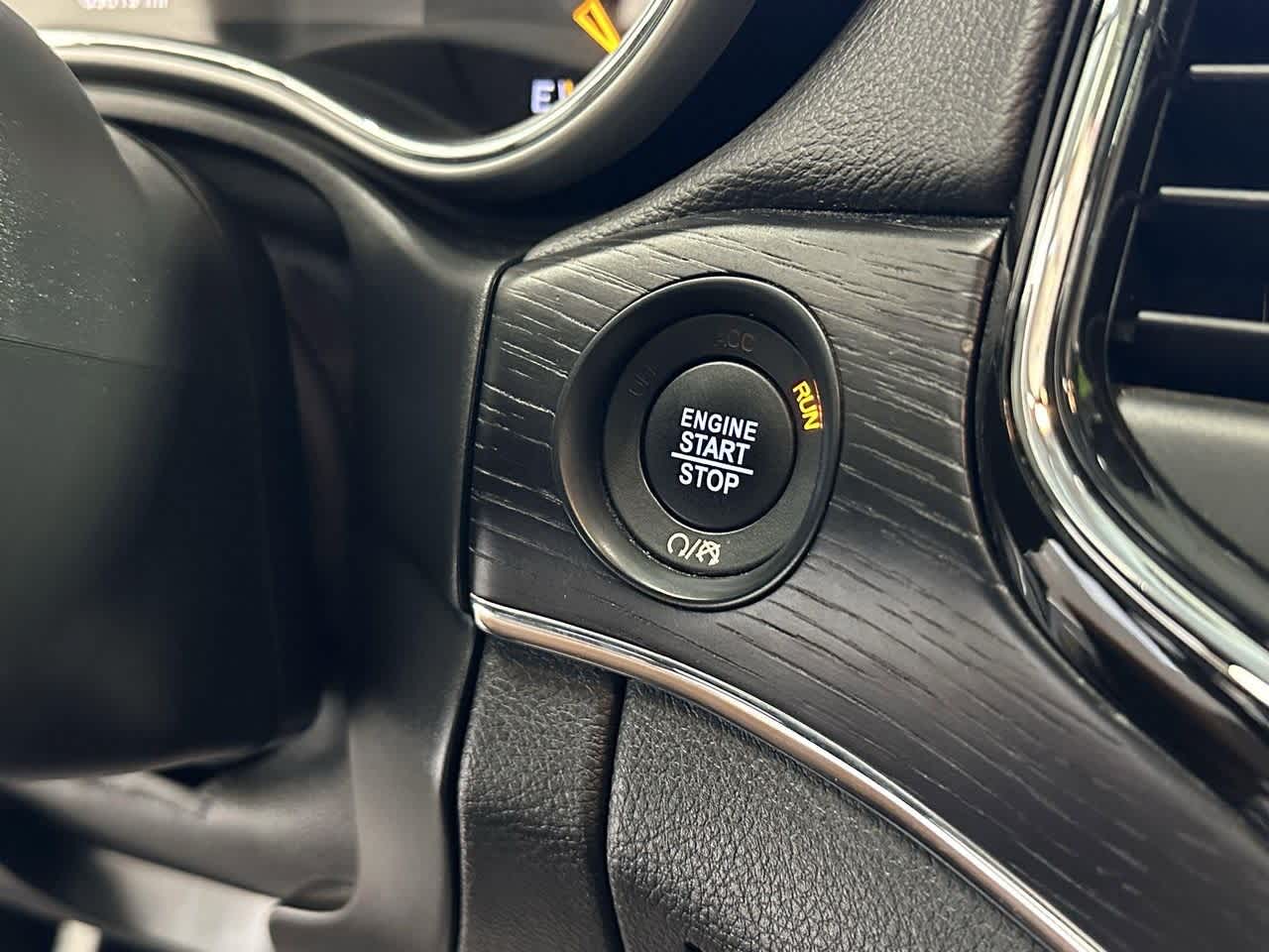 Thumbnail: 2021 Jeep Grand Cherokee - 21