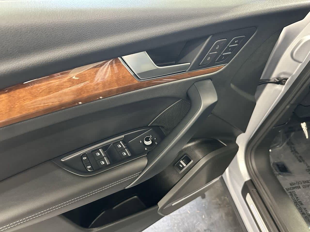 Thumbnail: 2023 Audi Q5 - 14