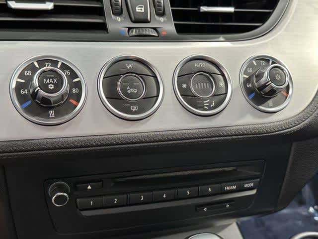Thumbnail: 2011 BMW Z4 - 21