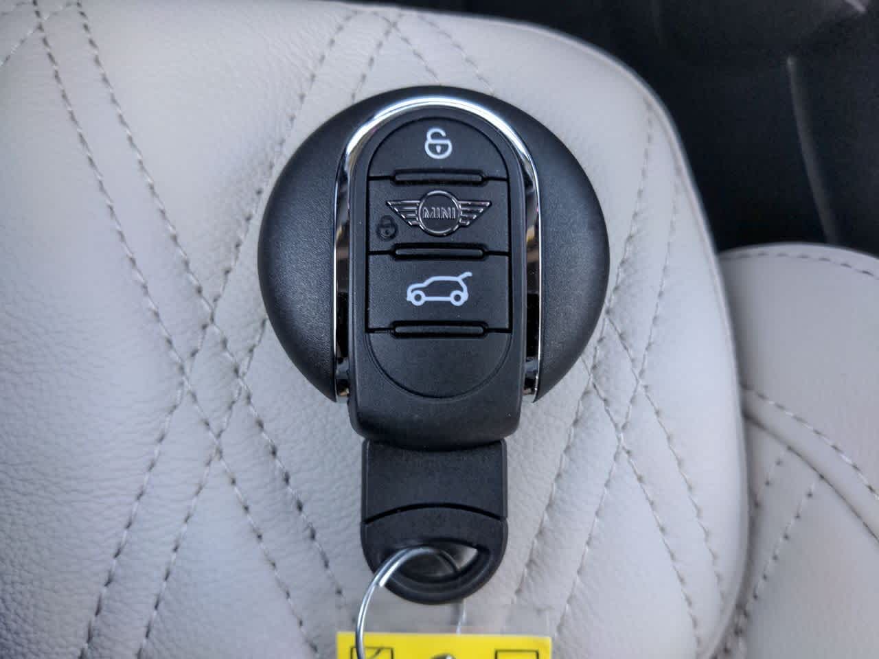 Thumbnail: 2023 MINI Cooper Convertible - 32