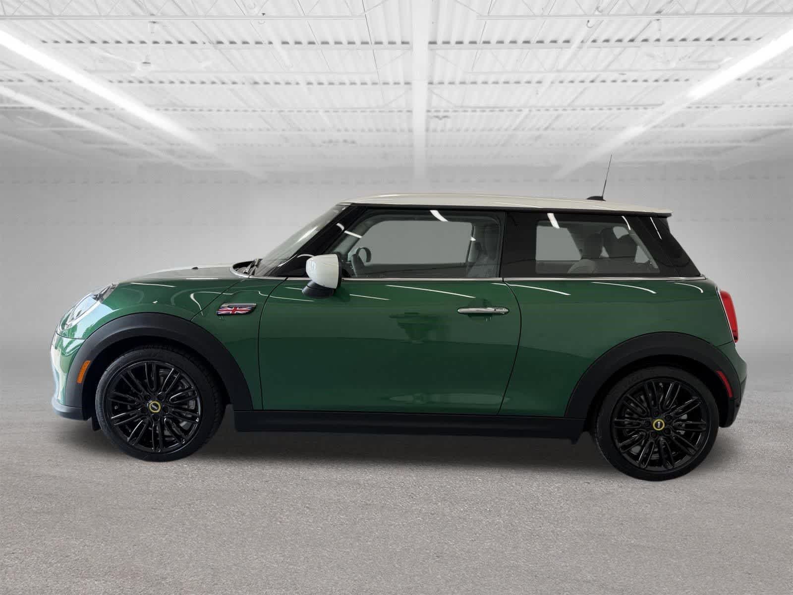 Certified 2024 MINI Hardtop 2 Door SE with VIN WMW13DJ01R2V88460 for sale in Portland, OR