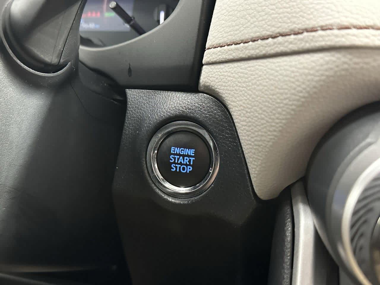 Thumbnail: 2022 Toyota RAV4 - 21