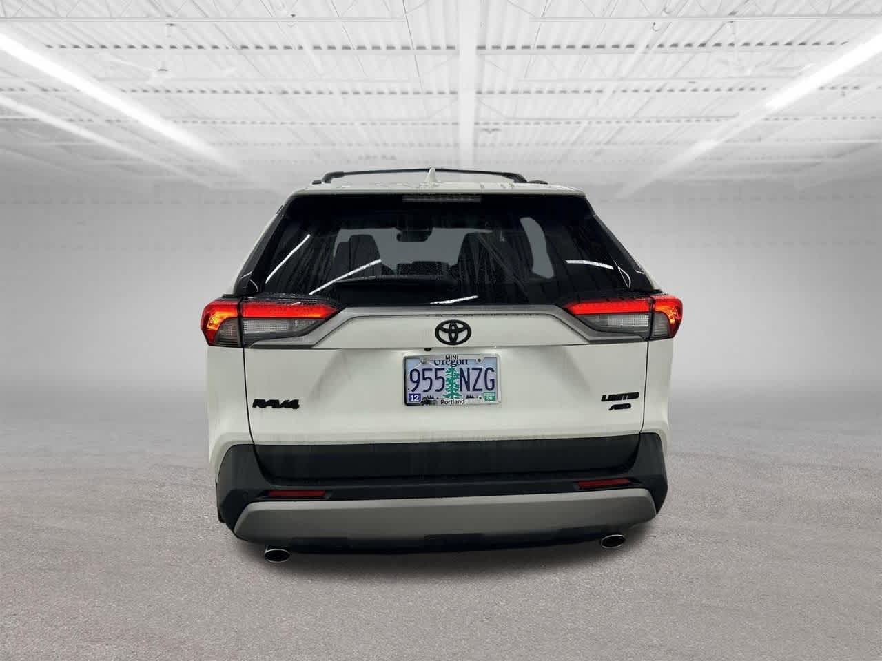 Thumbnail: 2022 Toyota RAV4 - 4