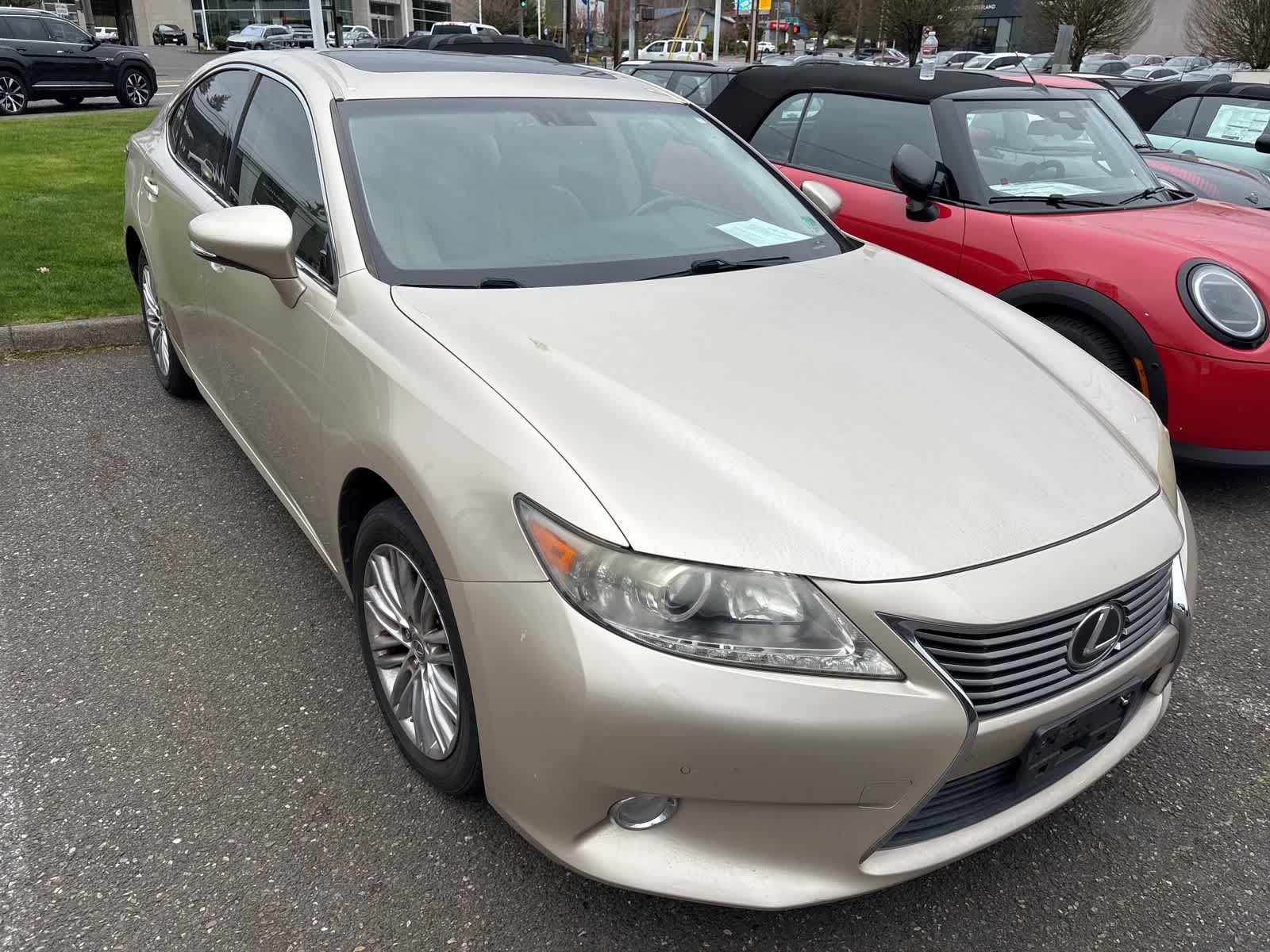 Thumbnail: 2013 Lexus ES - 3