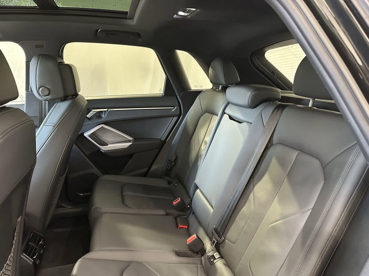 Thumbnail: 2024 Audi Q3 - 12