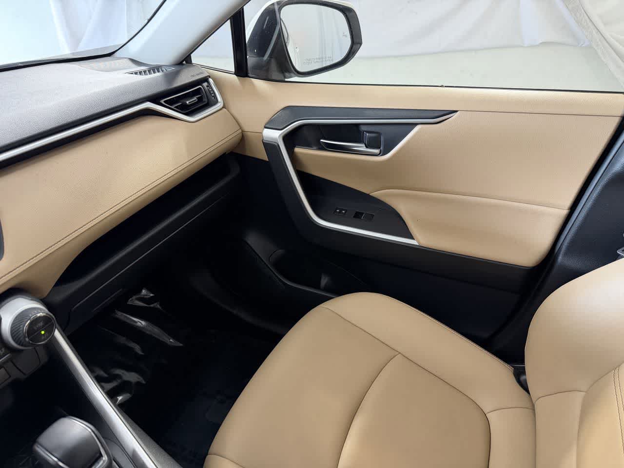 Thumbnail: 2019 Toyota RAV4 - 25