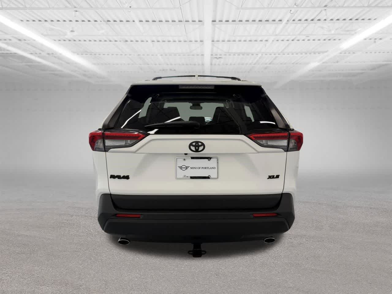 Thumbnail: 2019 Toyota RAV4 - 4