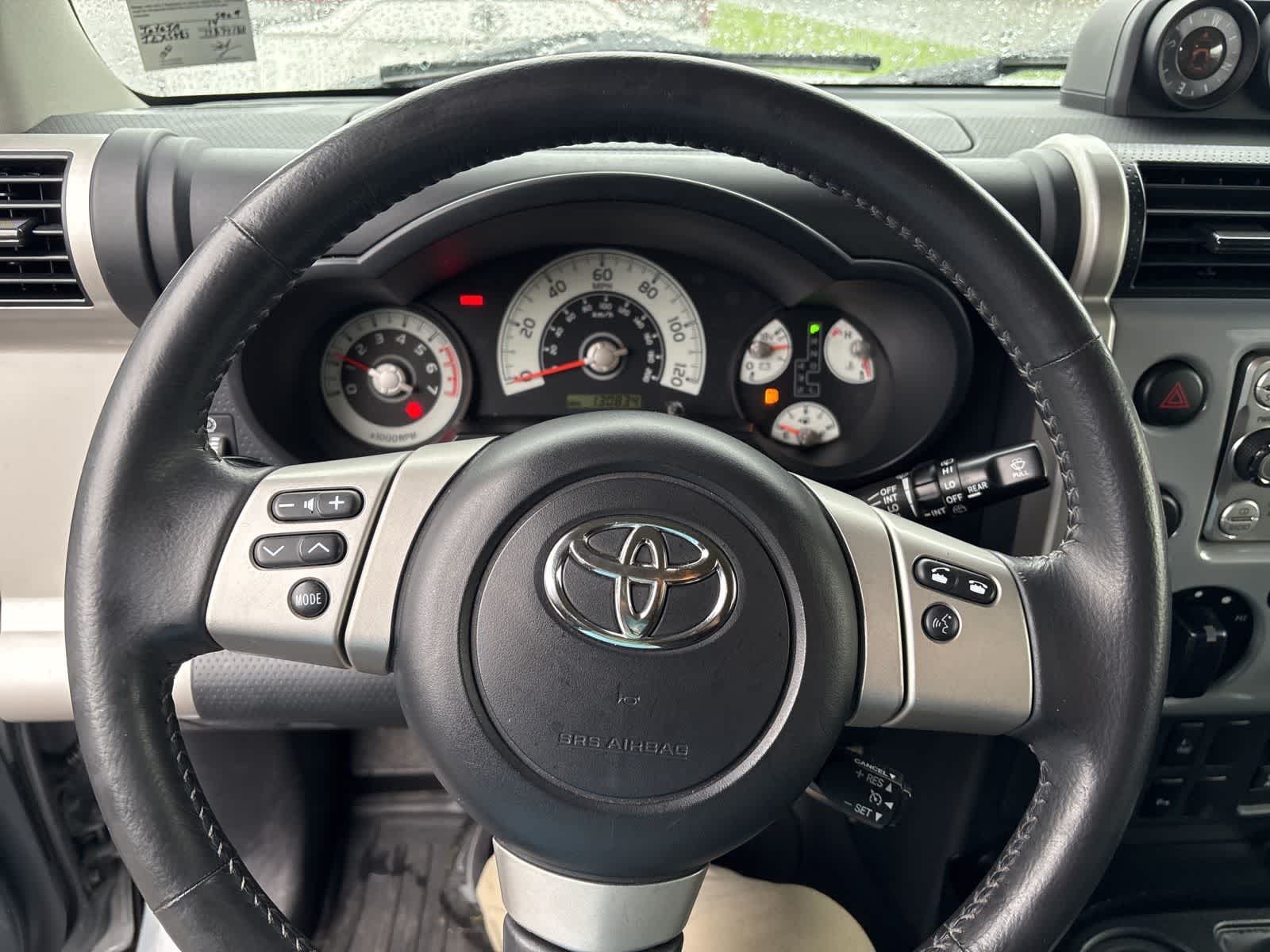 Thumbnail: 2014 Toyota FJ Cruiser - 10