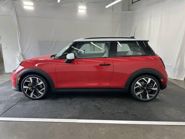2025 Mini Cooper 2 Door Hardtop photo 2