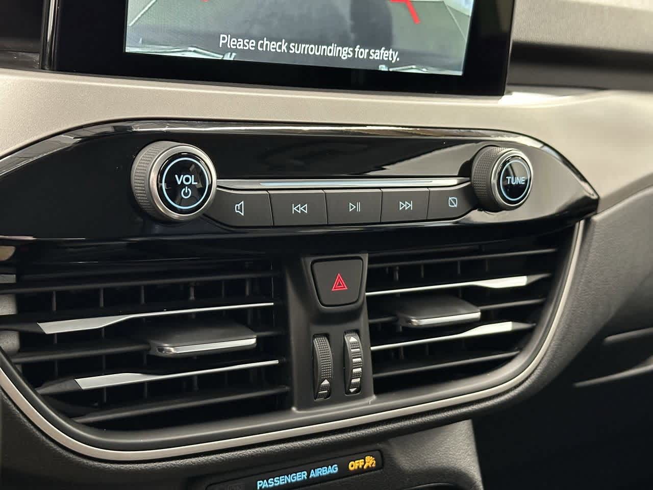 Thumbnail: 2021 Ford Escape - 22