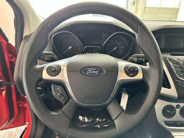 2014 Ford Focus SE 14