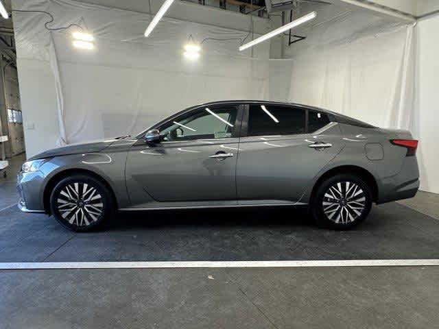 Thumbnail: 2023 Nissan Altima - 2