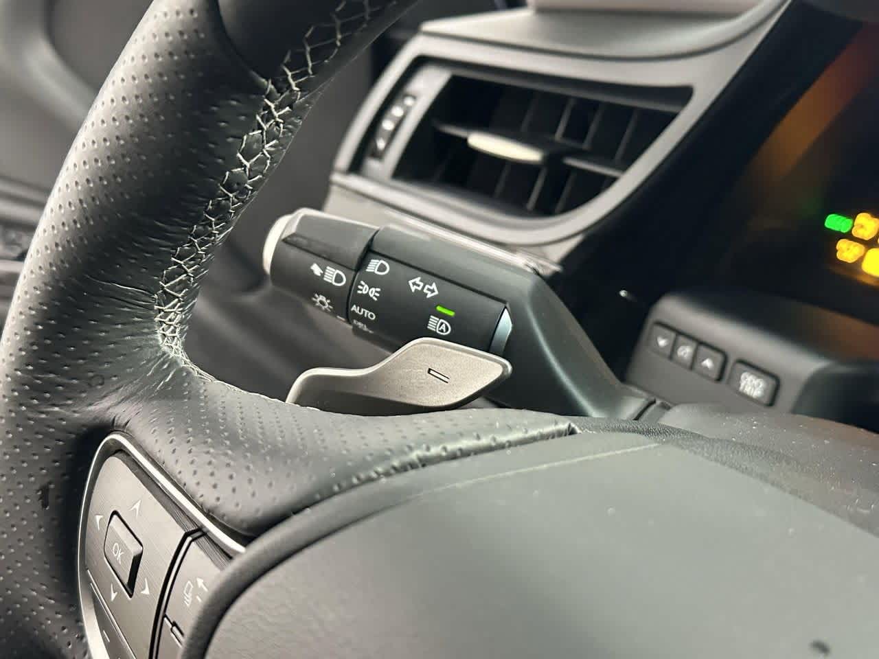 Thumbnail: 2023 Lexus ES - 17