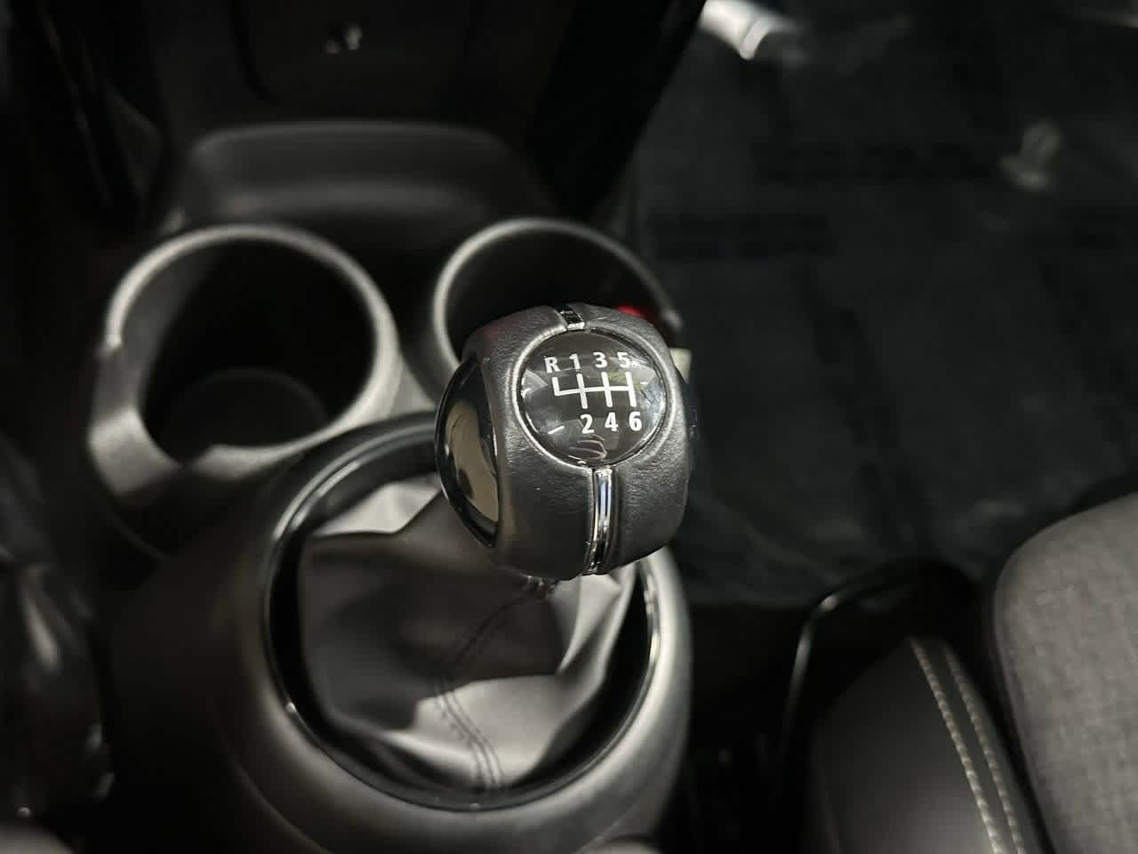 Thumbnail: 2019 MINI Cooper Hardtop - 24