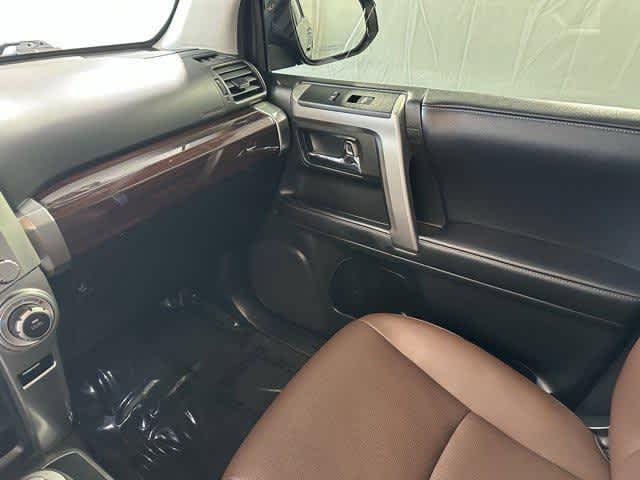 Thumbnail: 2020 Toyota 4Runner - 25