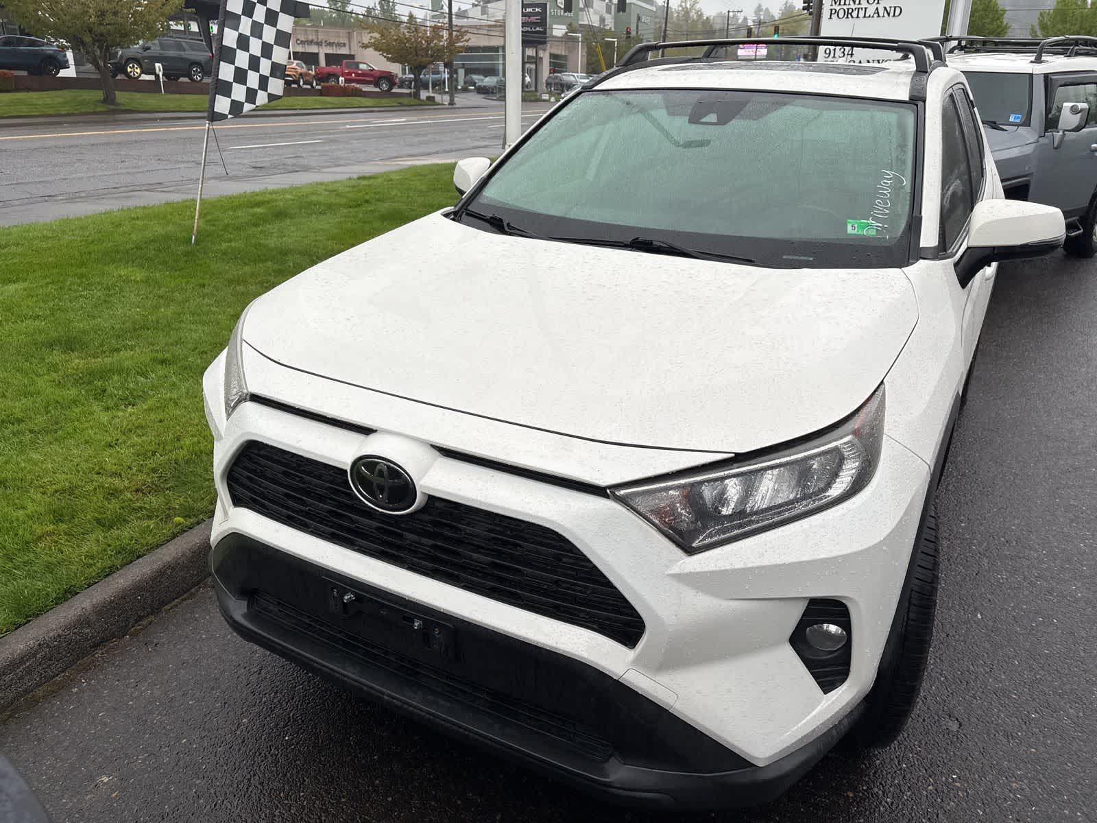 Thumbnail: 2019 Toyota RAV4 - 8