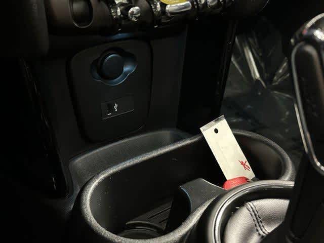 Thumbnail: 2022 MINI Cooper Hardtop - 21