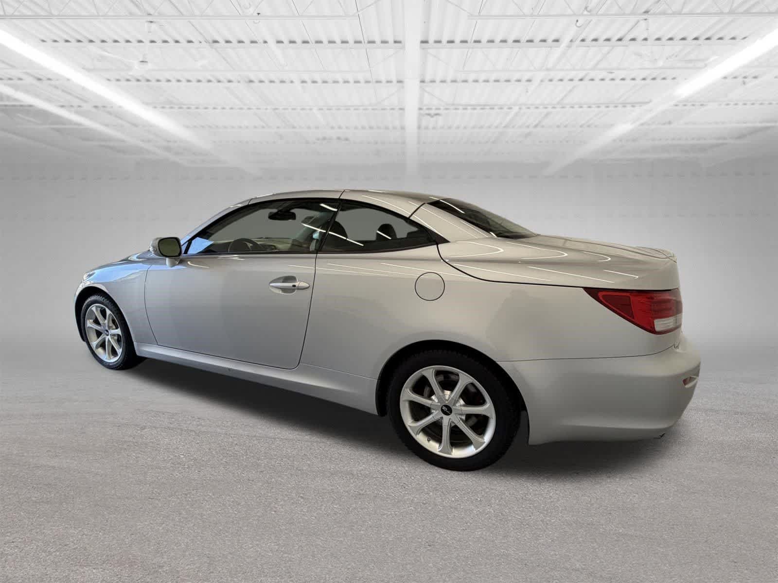 Thumbnail: 2011 Lexus IS - 3