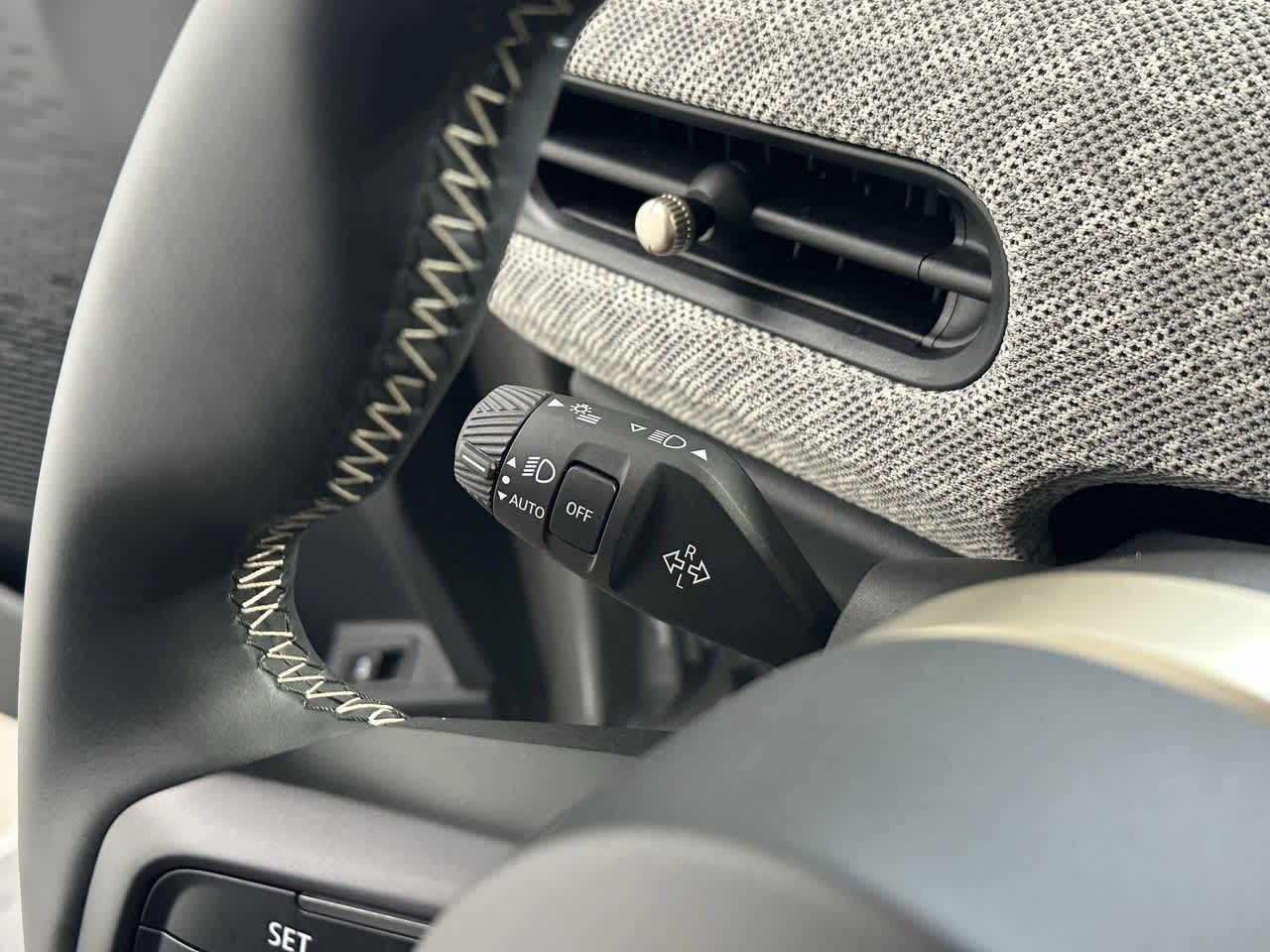 Thumbnail: 2025 MINI Cooper Hardtop - 17