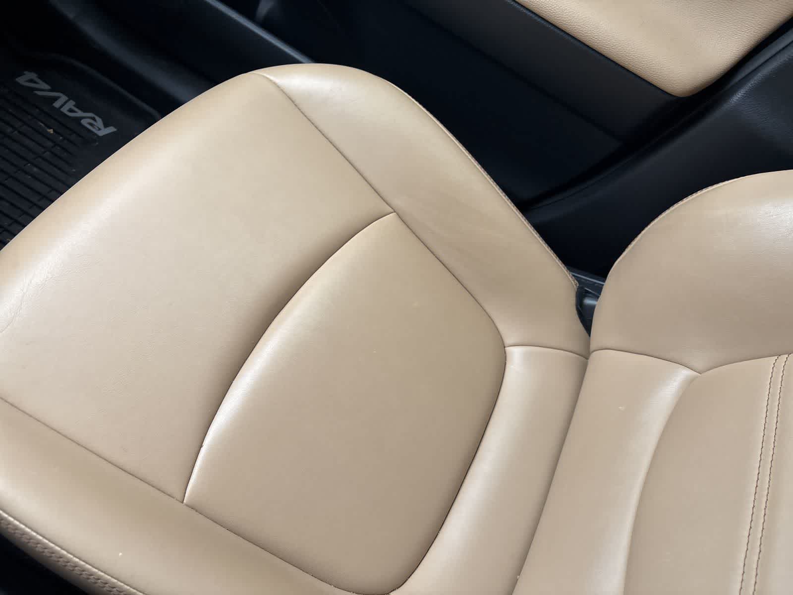 Thumbnail: 2019 Toyota RAV4 - 12