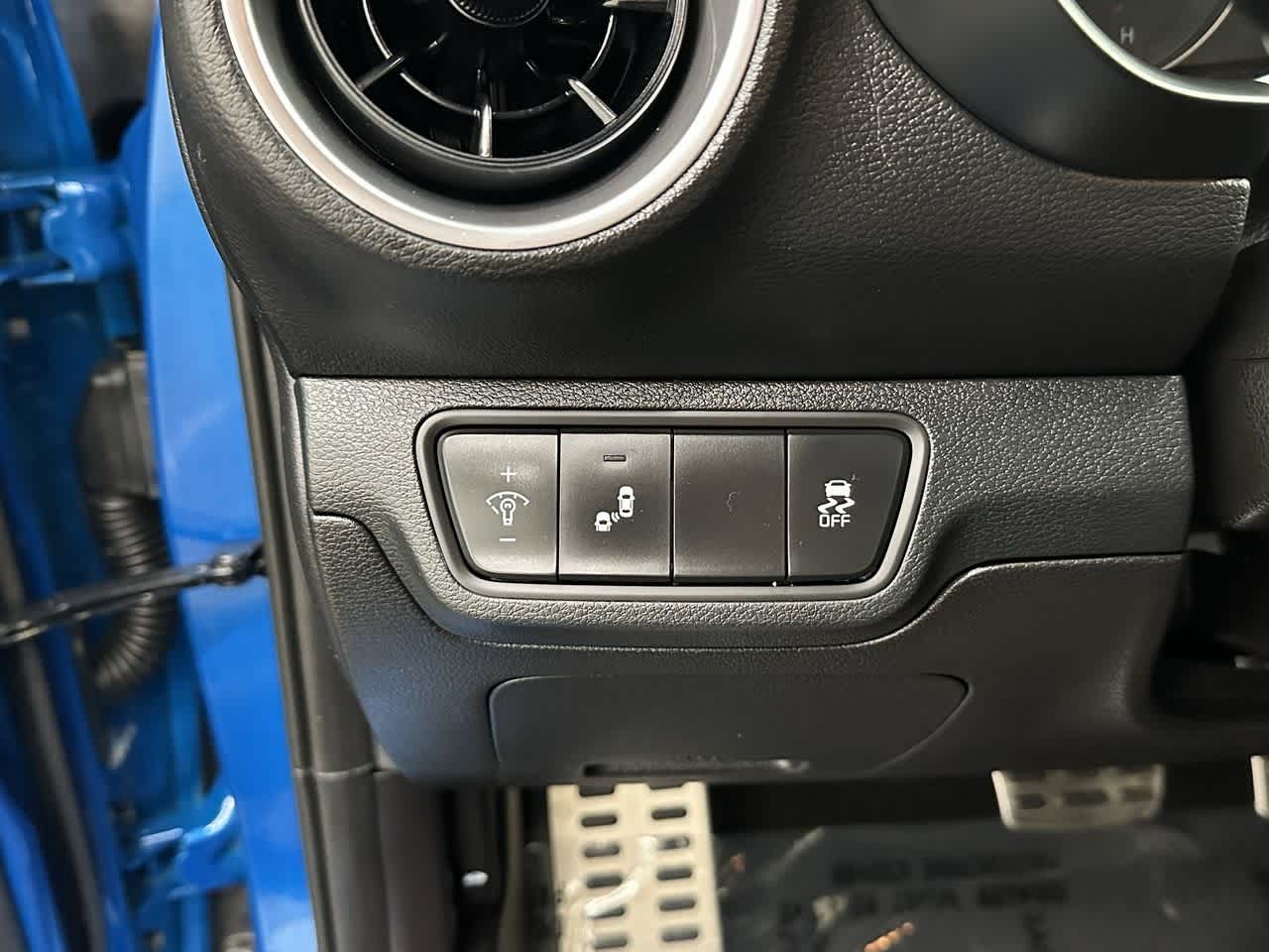 Thumbnail: 2023 Kia Forte - 14