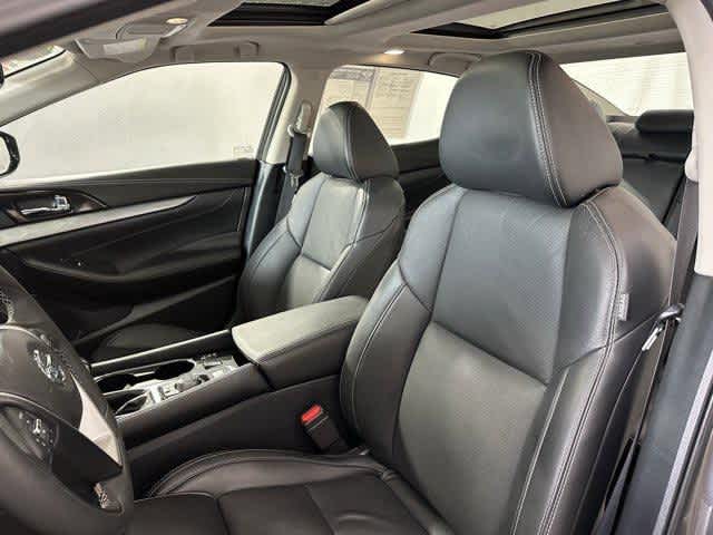 Thumbnail: 2017 Nissan Maxima - 11