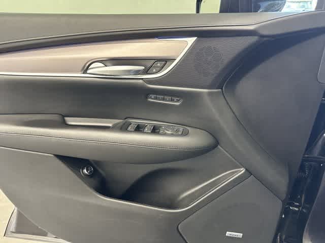 2017 Cadillac XT5 Premium Luxury 16