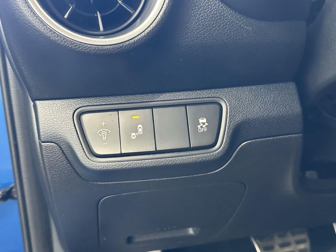 Thumbnail: 2022 Kia Forte - 16