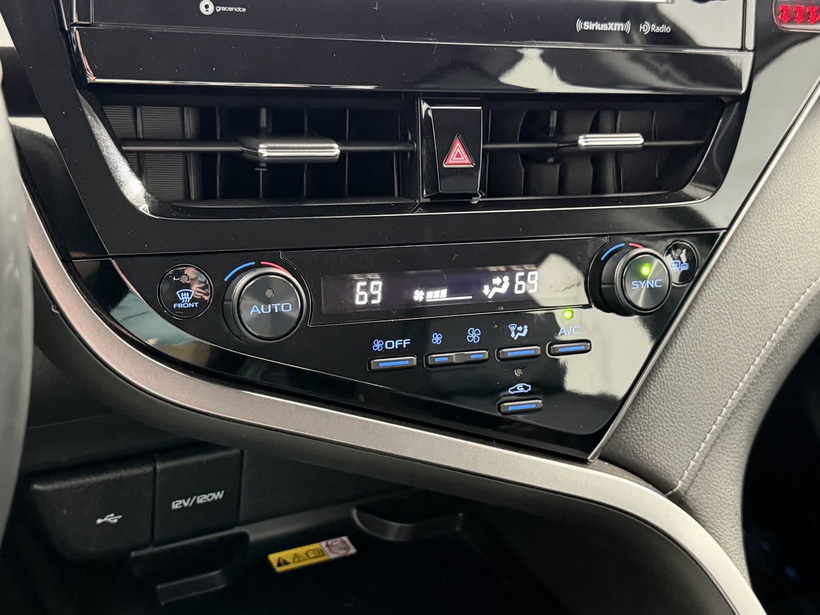 2022 Toyota Camry XSE - Photo 21