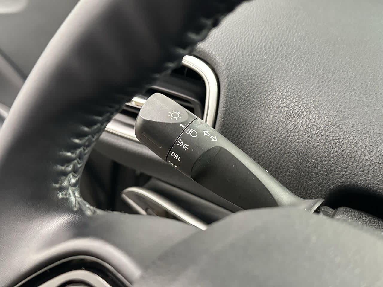 Thumbnail: 2022 Toyota Prius Prime - 16