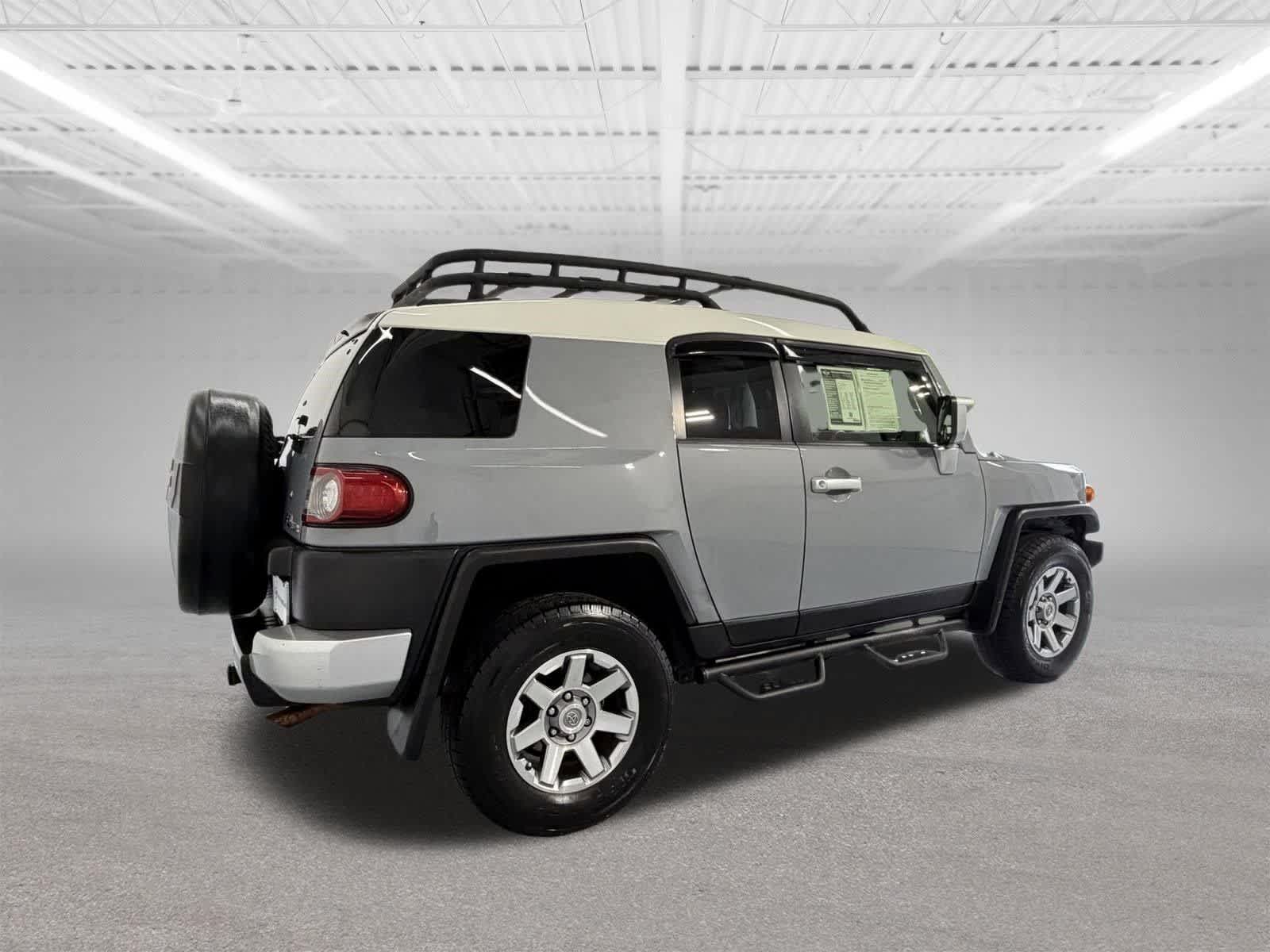 Thumbnail: 2014 Toyota FJ Cruiser - 6