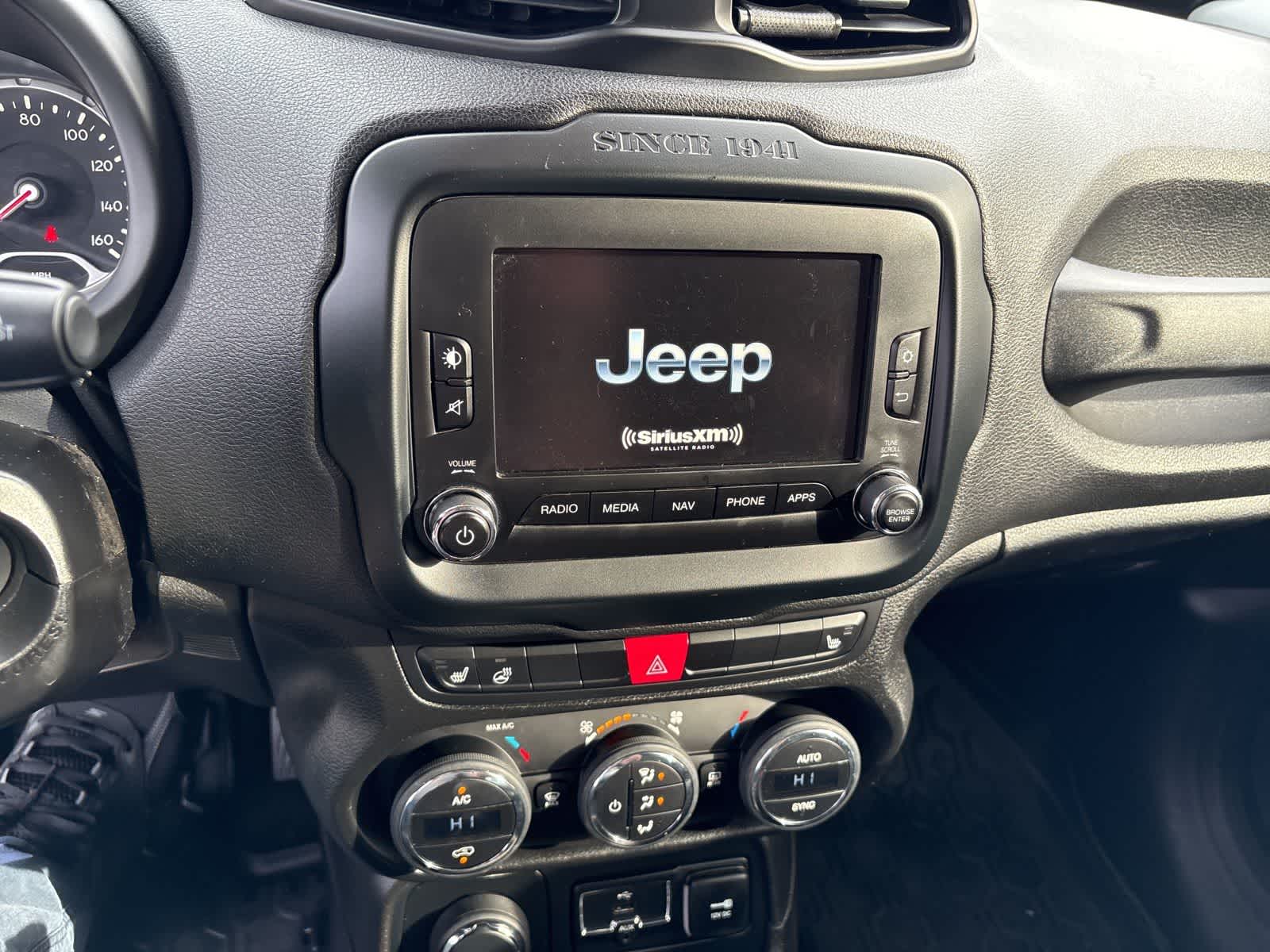 Thumbnail: 2016 Jeep Renegade - 8