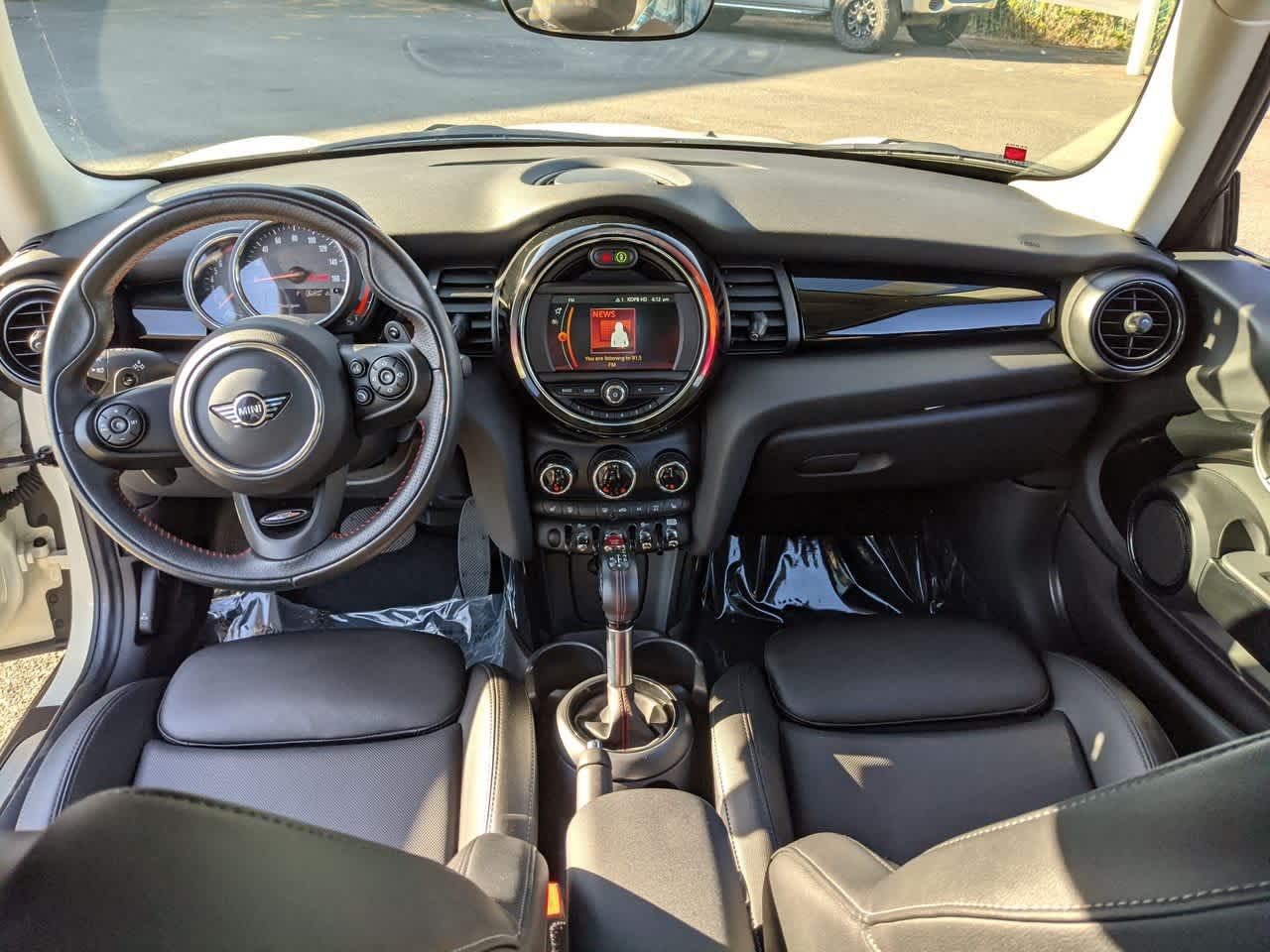 Thumbnail: 2019 MINI Cooper Hardtop - 15