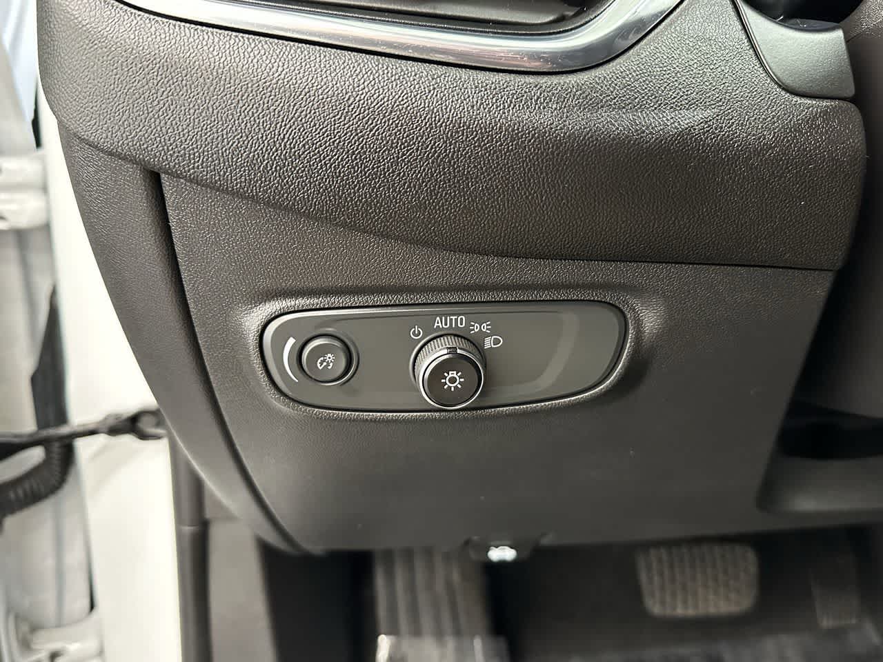 Thumbnail: 2023 Chevrolet Equinox - 15