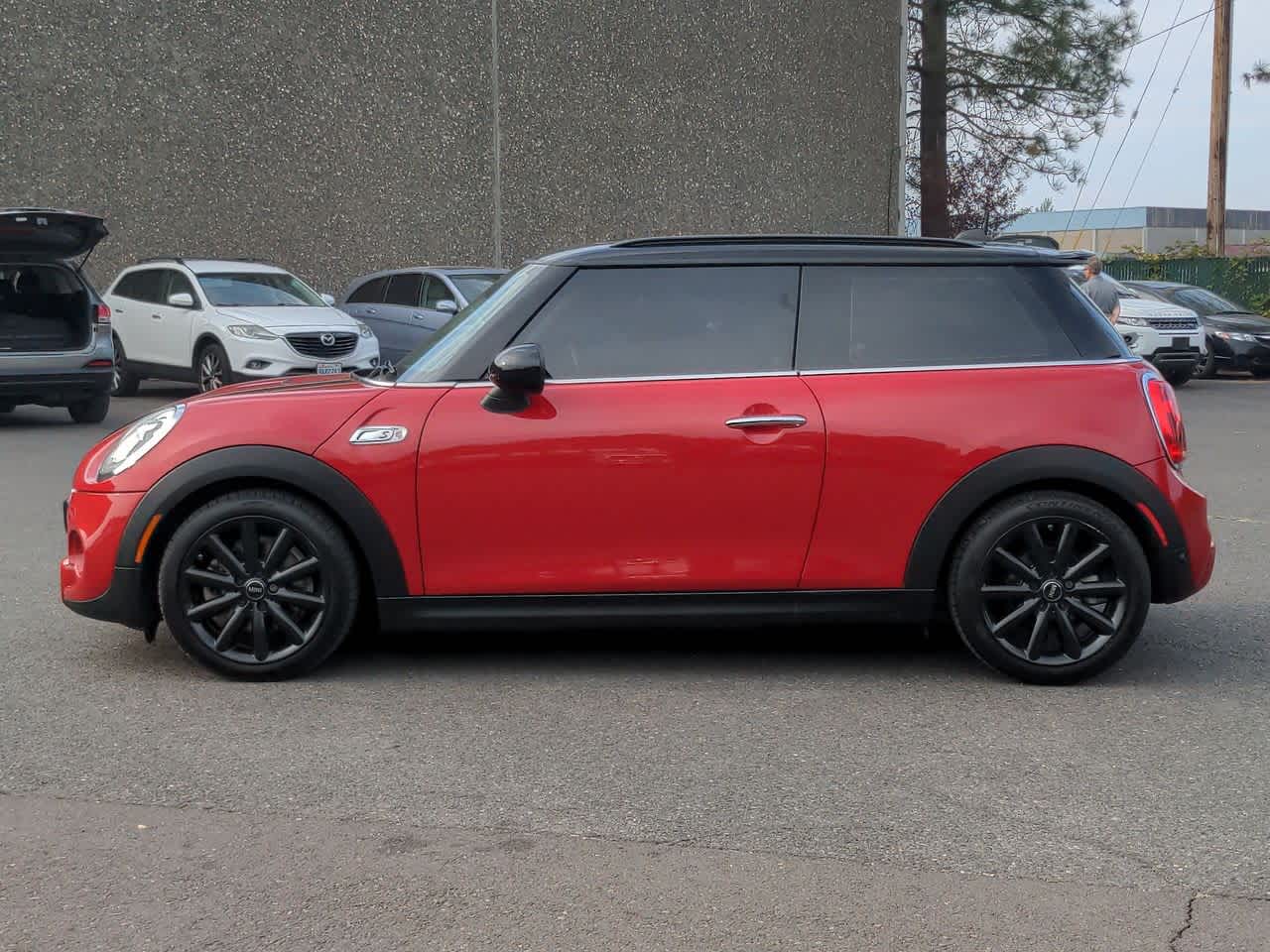 Thumbnail: 2017 MINI Cooper Hardtop - 3