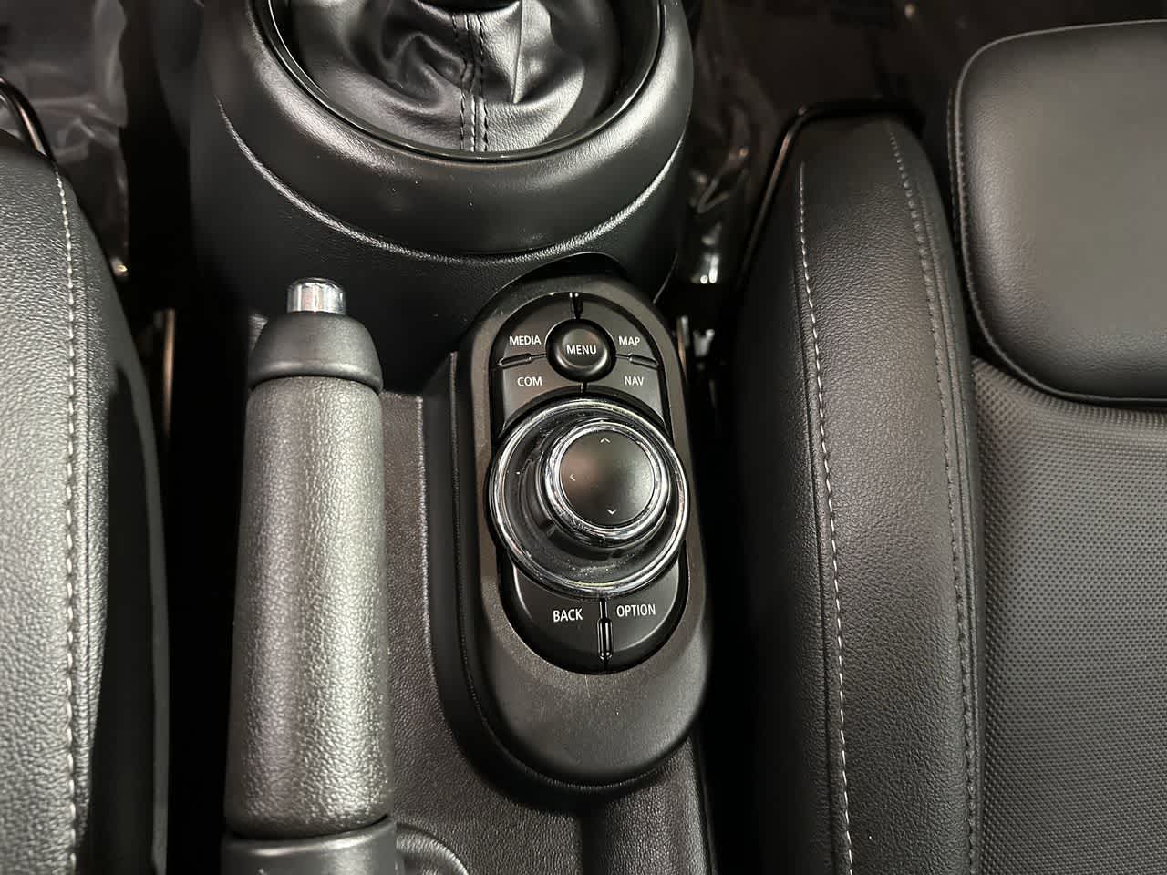 Thumbnail: 2024 MINI Cooper Convertible - 23