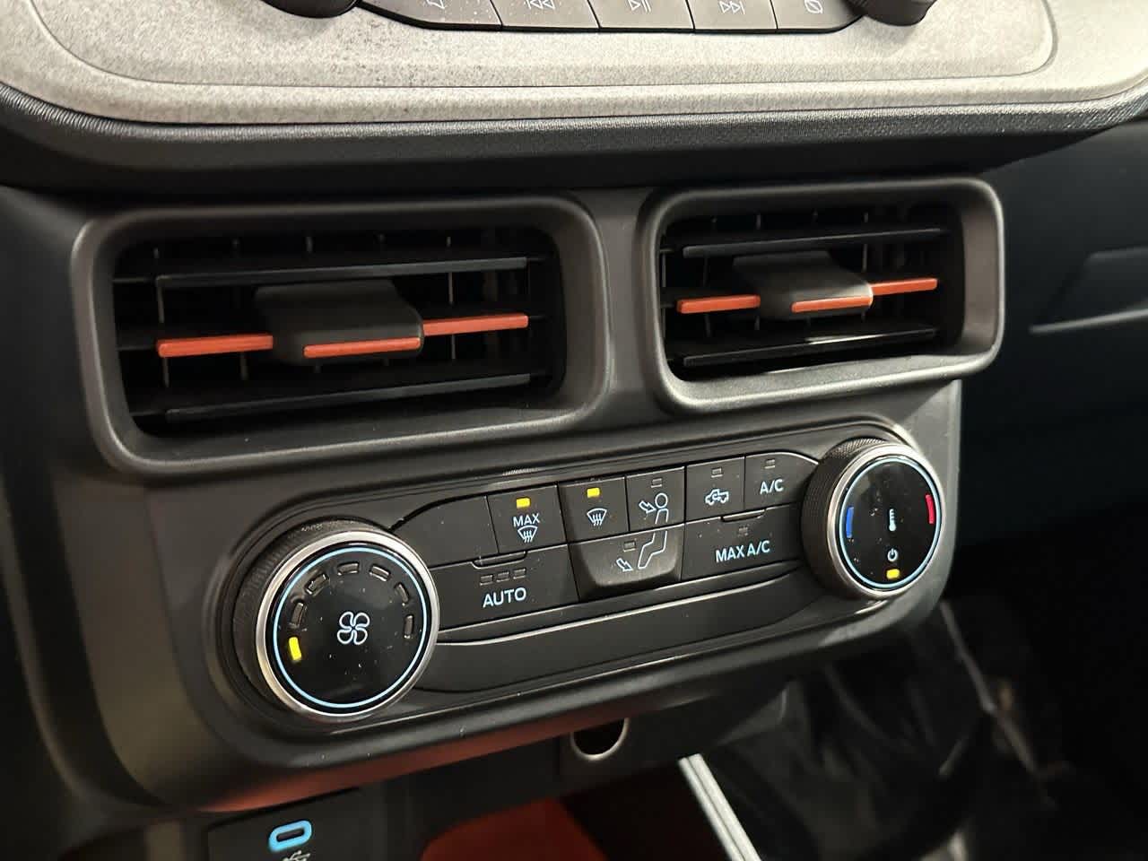 Thumbnail: 2022 Ford Maverick - 21